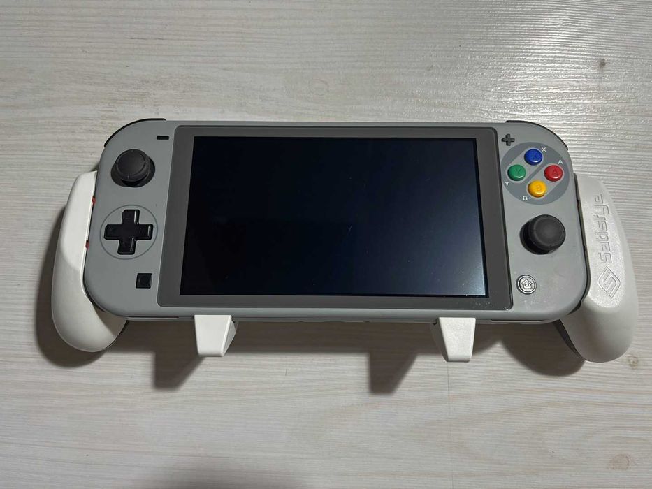 Satisfye Zen Grip Go Slim Bundle dla Nintendo Switch Lite