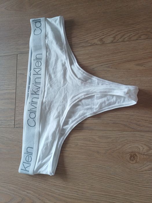 Majtki bielizna stringi szare nowe Calvin Klein L