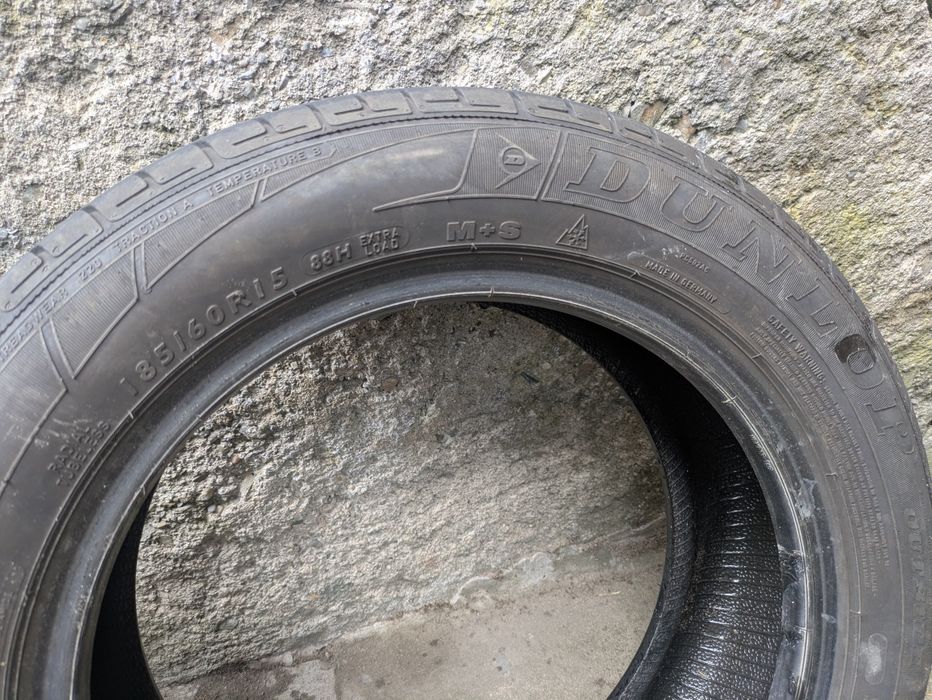 2 opony Dunlop 185/60/R15 oddam za darmo 4mm