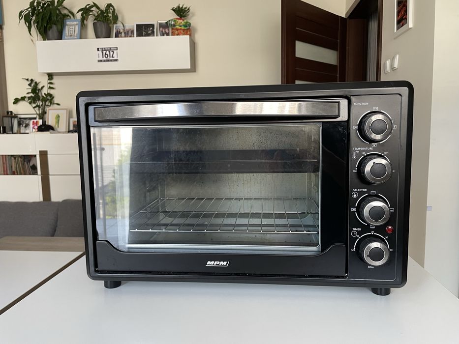Piekarnik elektryczny z termoobiegiem