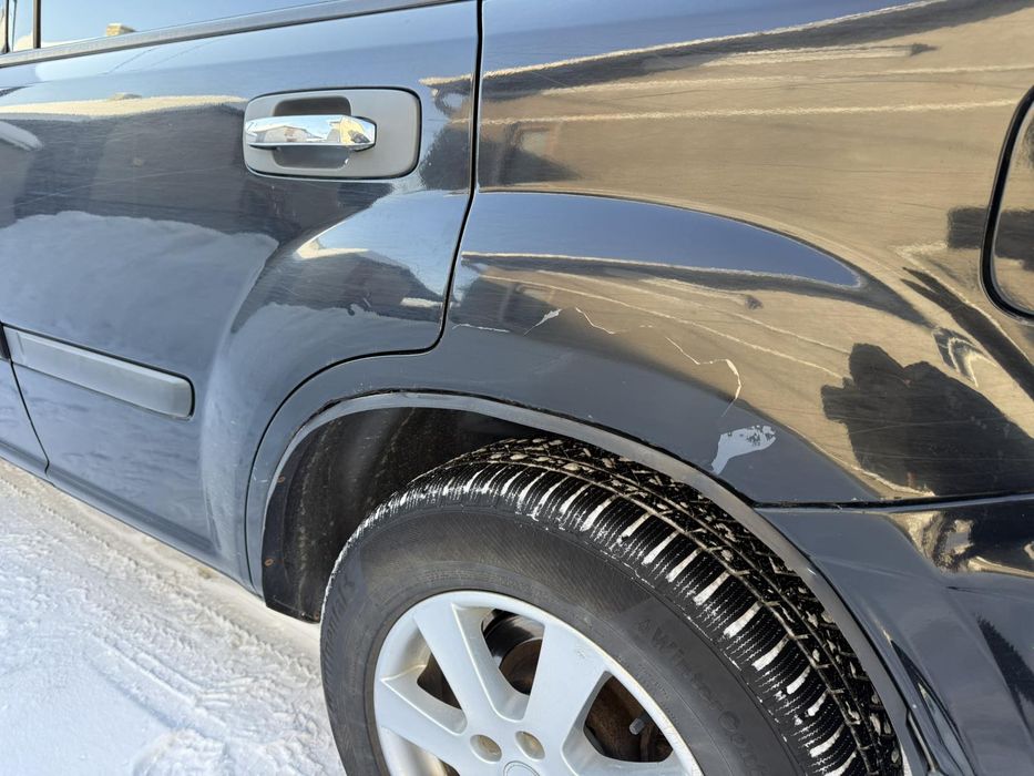 Не спешно машина вся в рідні