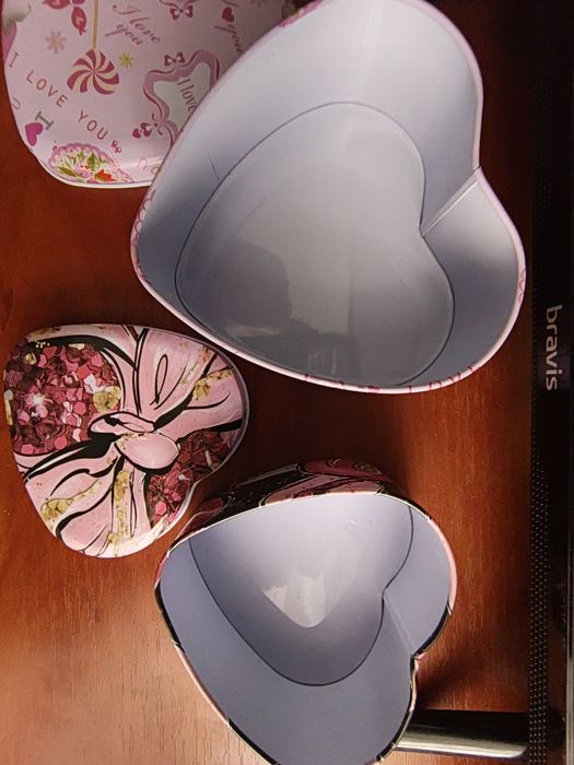 Коробки жестяні  сердечки