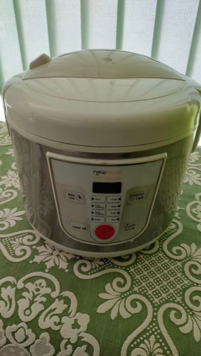 Newcook robot, estado novo, nunca usado (preço negociável)