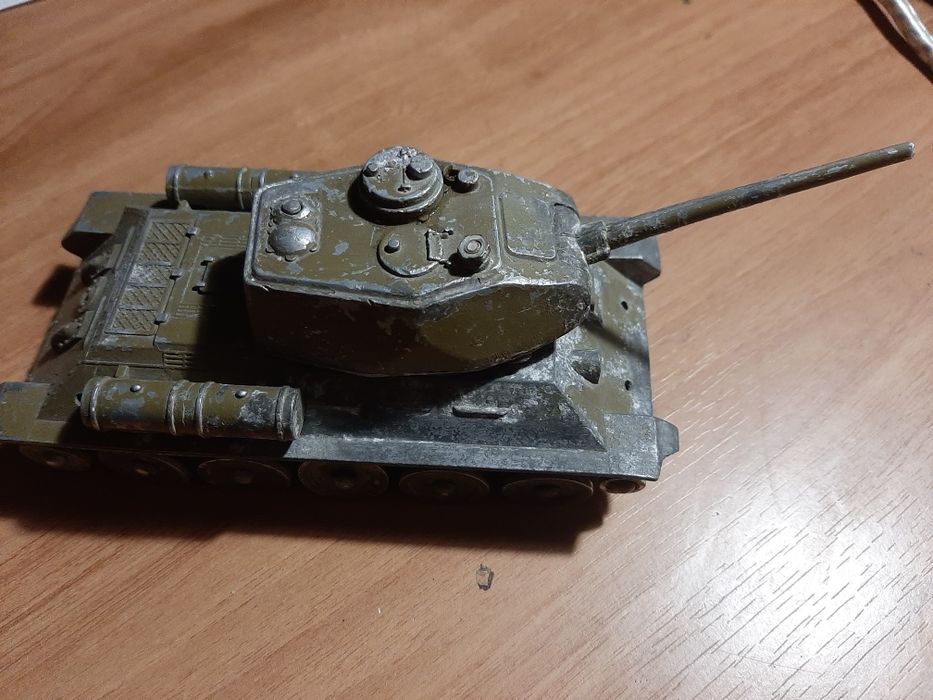 Игрушка танк металический