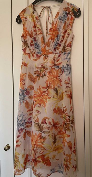 Deslumbrante vestido da prestigiada marca Guess