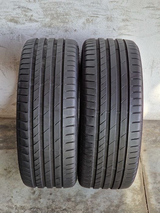 2 Pneus KUMHO Semi Novos 225/45R17