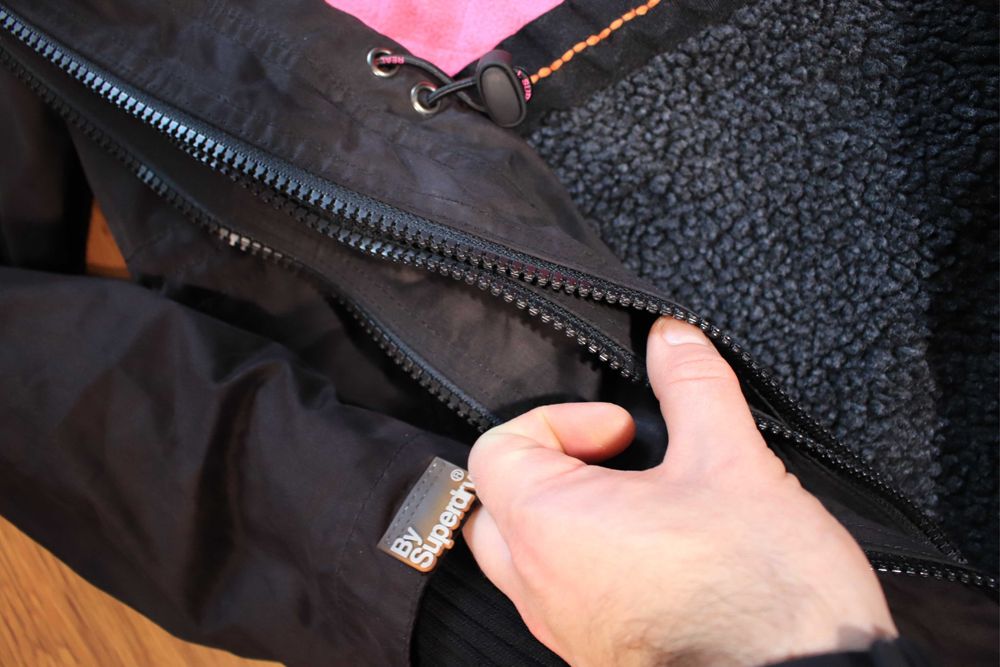 Kurtka Superdry r. M ciemny brąz z kapturem ocieplana damska