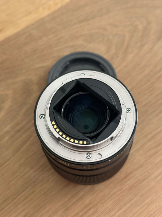 Sony FE 28mm f/2 (SEL28F20)