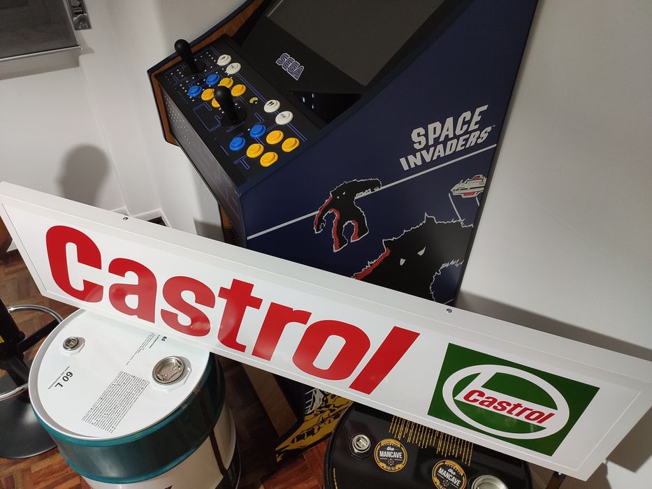 Reclames luminosos Pirelli