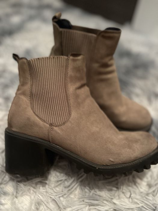 Красивые осенние ботинки river island