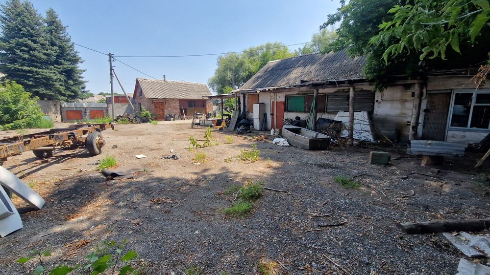 Продам територію з гаражами