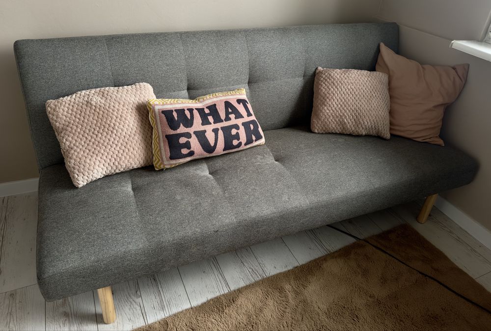 Kanapa Holsted Jysk szara siwa rozkładana