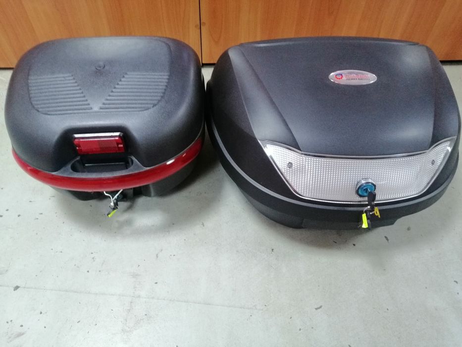 Продам бардачек кейс на скутер.