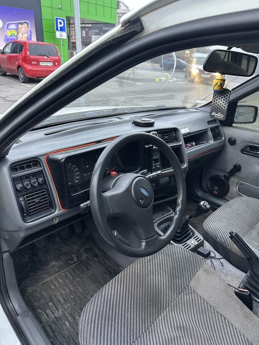 Форд сиера универсал 1.6