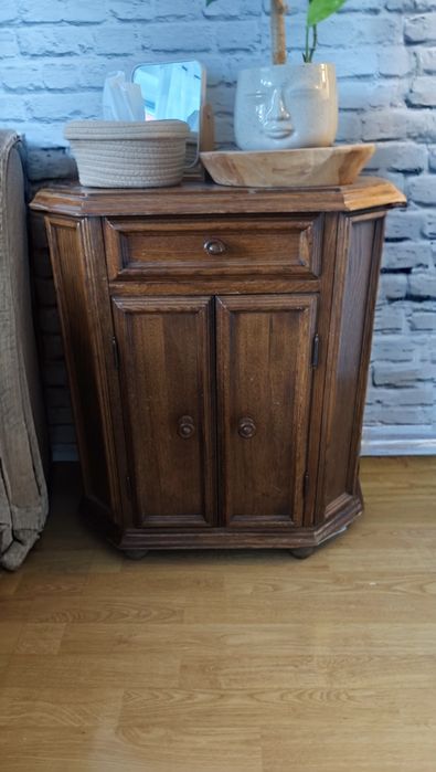 OKAZJA! Zestaw solidnych mebli DĘBOWYCH – Duża komoda + Słupek