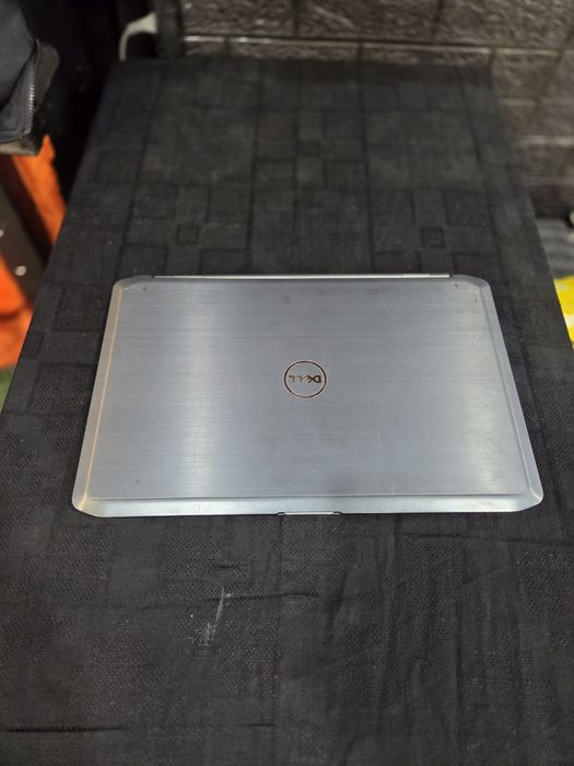 Ноутбук DEll 15.6 дюймів. Core i3