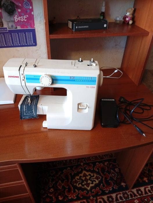 Швейна машинка Janome TC-1206