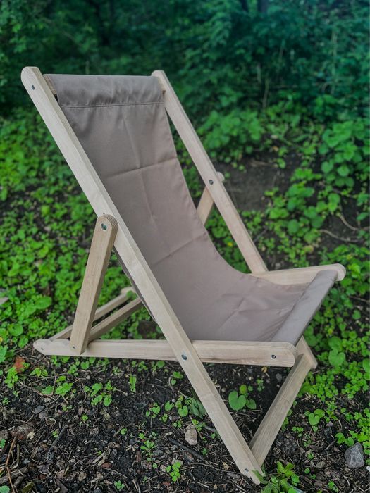 Шезлонг деревʼяний крісло лежак