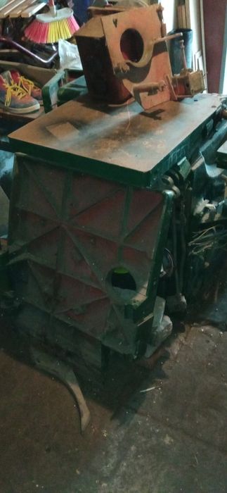 Станок деревообробний