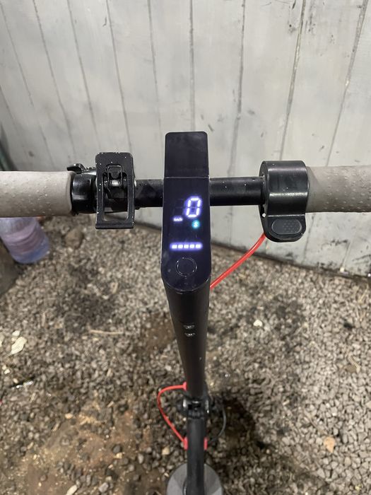 Продам електро самокат Xiomi