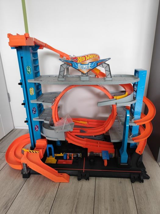 Garaż hot wheels mega atak rekina