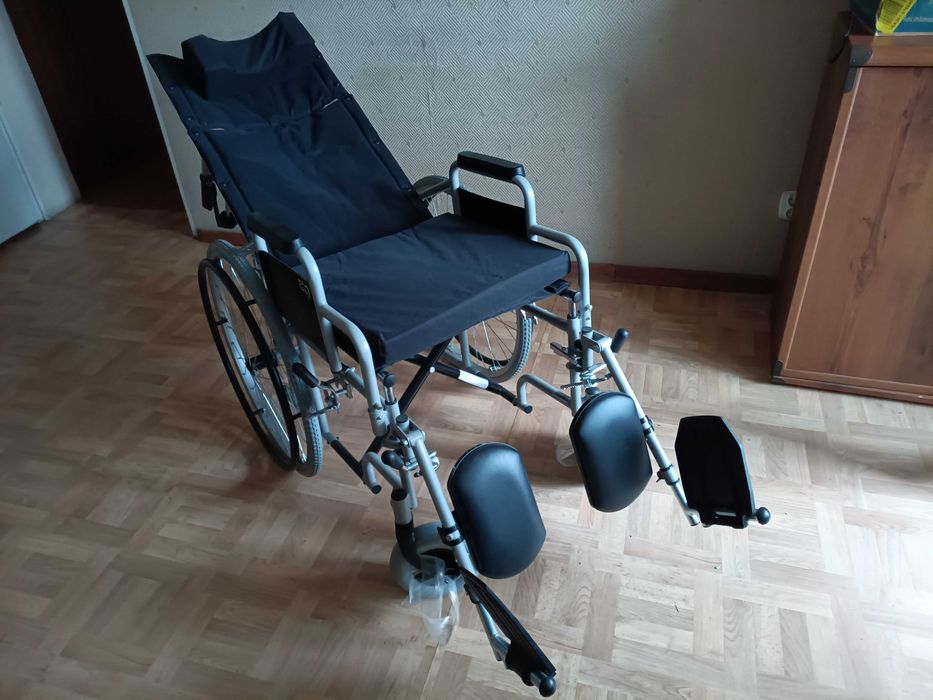 Wózek inwalidzki leżakowy specjalny Gabi z podparciem głowy, bierny