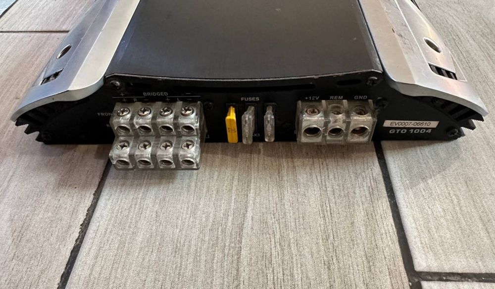 Усилитель JBL GRAND TOURING GTO 1004
-Вихідна потужність (RMS, 1