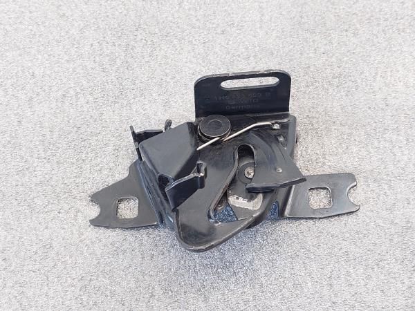 Fechadura / fecho da mala VOLKSWAGEN Polo (6N)