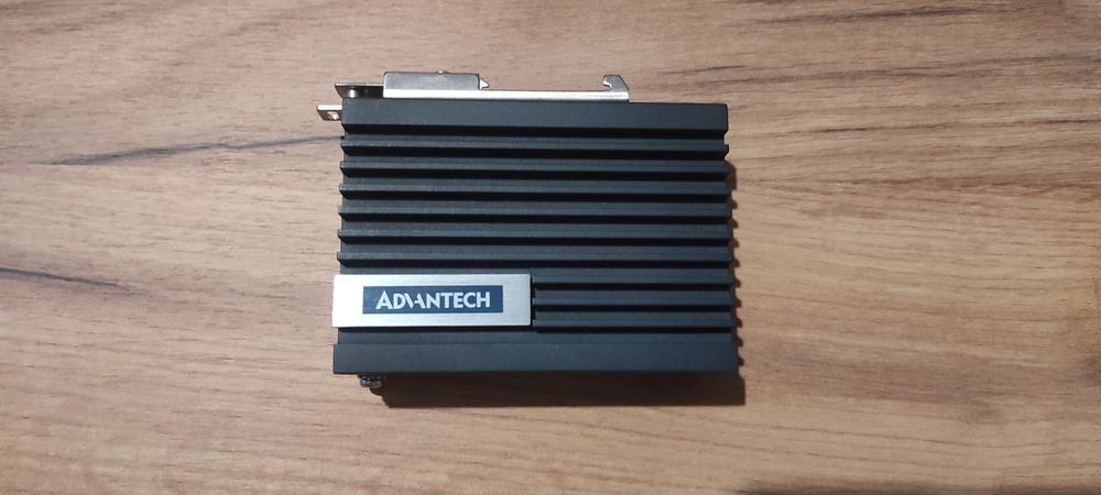 Komputer Przemysłowy Advantech UNO-127 | Intel Atom x6413E | 8GB RAM | 64GB eMMC + Zasilacz Mean Well 24V