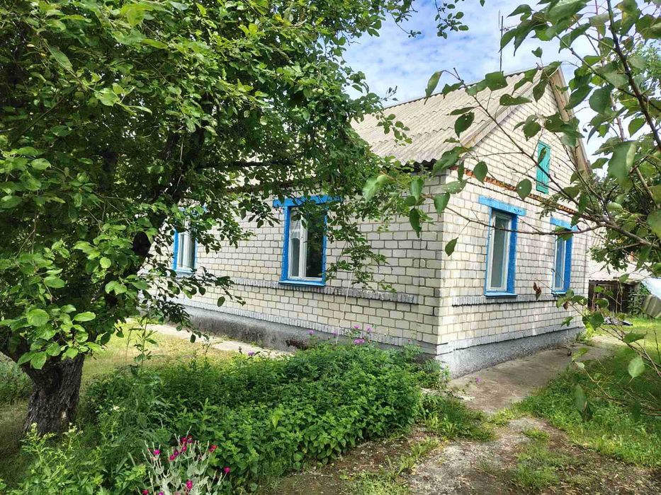 Продам будинок с земельною ділянкою 12 с в мальовничому місті с.Гавронщина Київська обл.