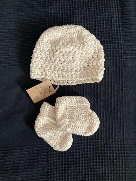 Nowy komplet czapeczka + buciki