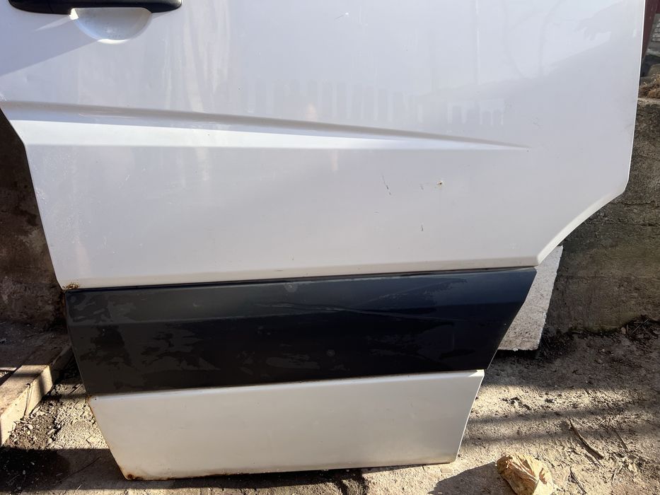 Дверка передня права пасажирська Mercedes Sprinter 906