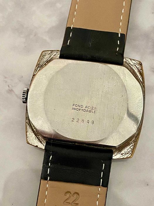 Relógio Yema Automático Caixa Estilo TV (Precisa de Reparação)