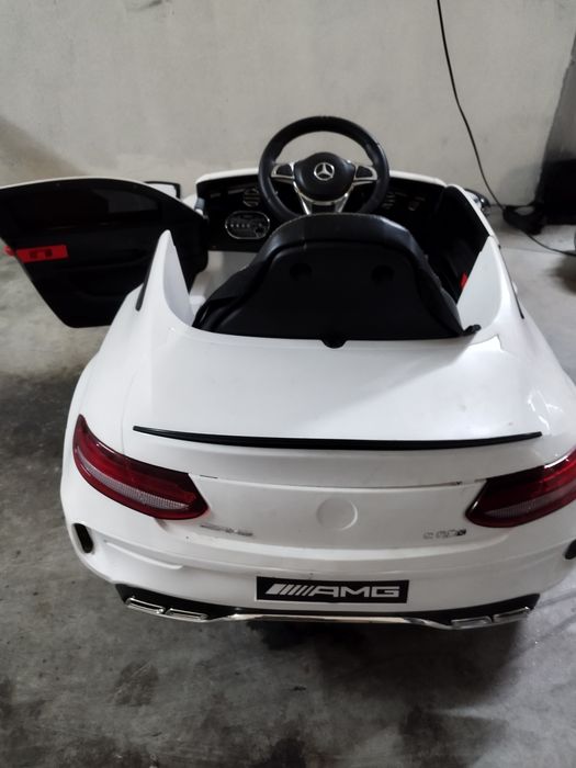 Carro elétrico Mercedes criança