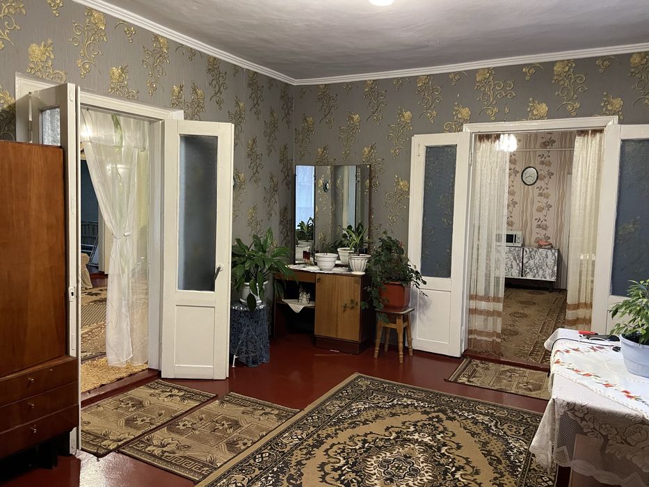 Продам великий житловий будинок