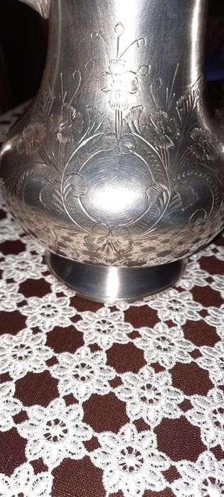 Posrebrzany dzbanek