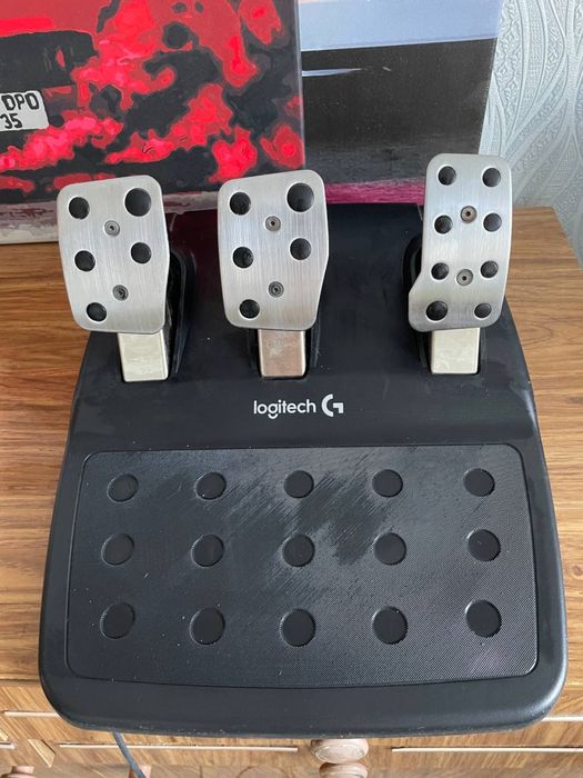 Игровой руль Logitech G29