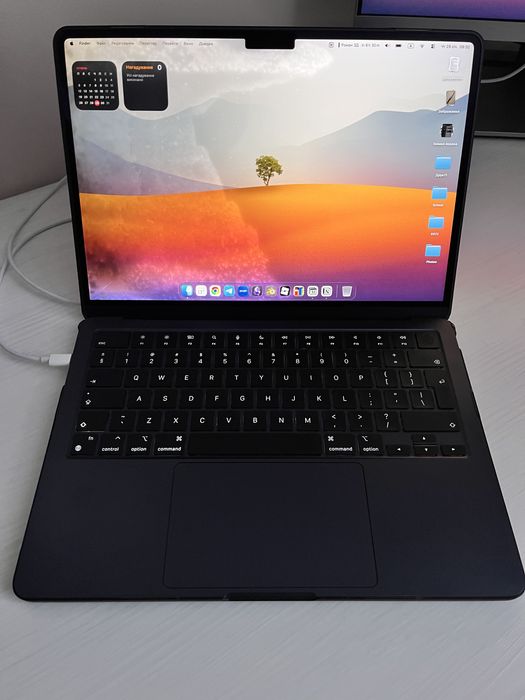 ЗАМОВЛЕНИЙ! Macbook Aip M2 13.6 2022 залитий екран
