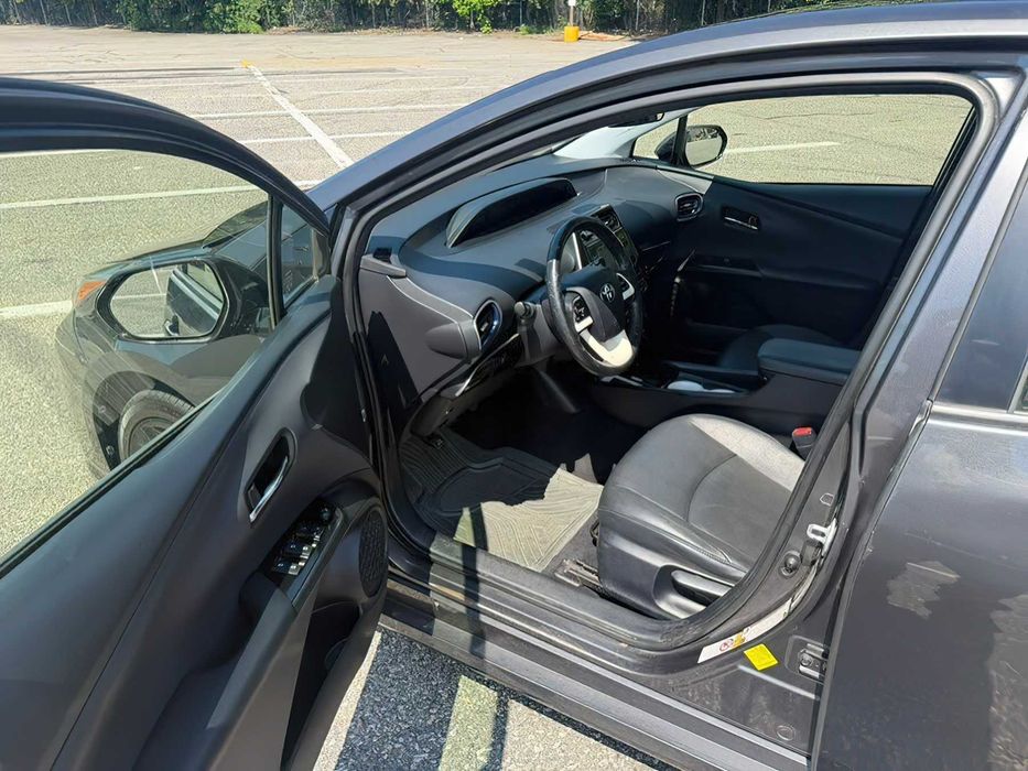 Toyota Prius      2016