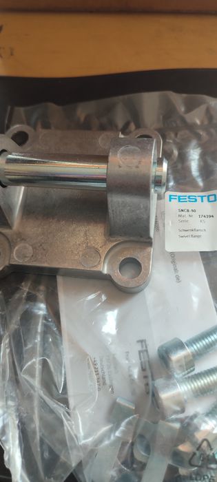 Кріплення штока і