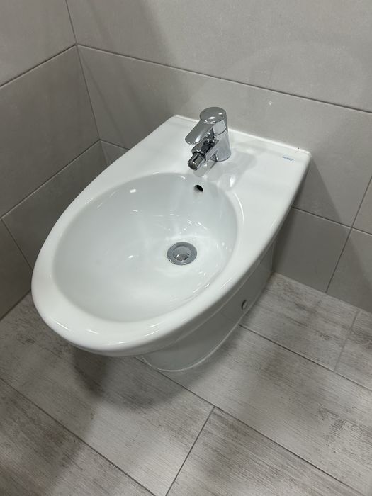 Bidé com torneira