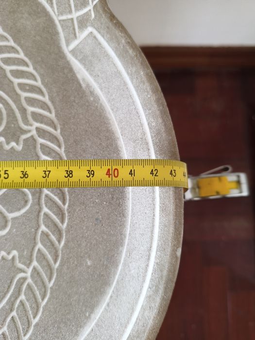 Mesa com geometria de centro