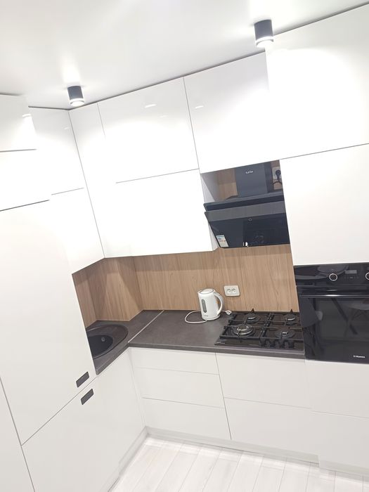 Сдам 2 кв.пр-ктСвободы с шикарным видом на сквер с фонтанами 20000 грн