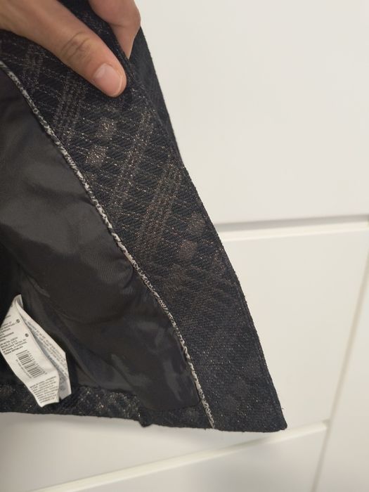 Eleganckie czarne bolerko ze złotą nitką, 34