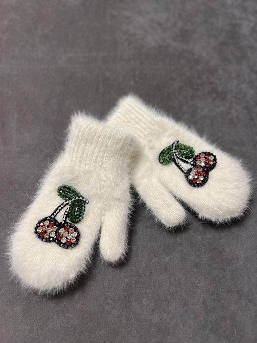 Женские варежки красивые