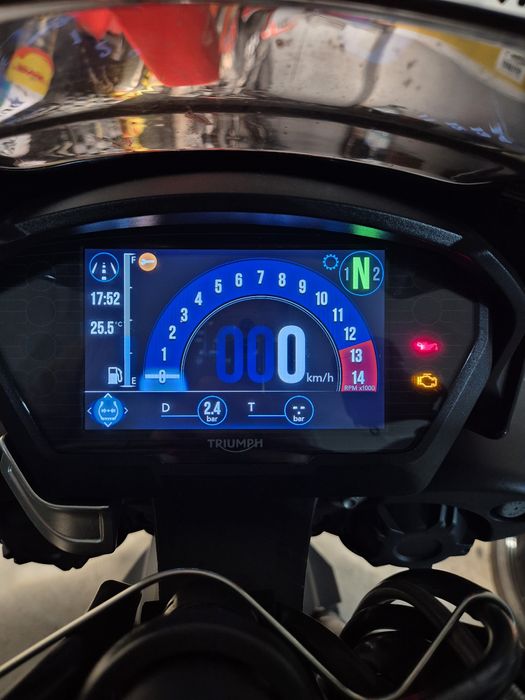 Triumph street triple rs 765