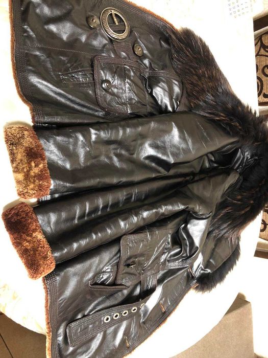 Жіноча дубленка, як нова.