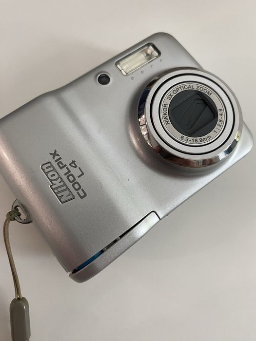 Aparat Cyfrowy Nikon Coolpix L4 rok 2006