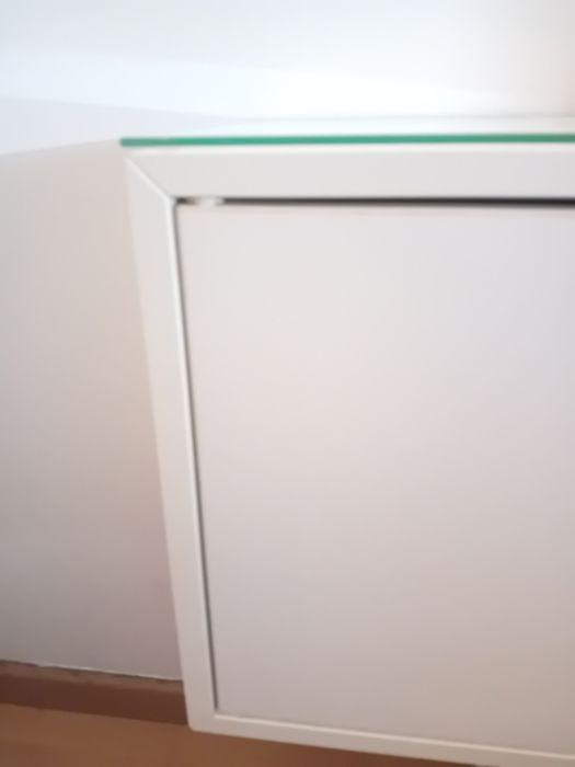 Móvel de Parede Cubo Branco e vidro  ( IKEA EKET)