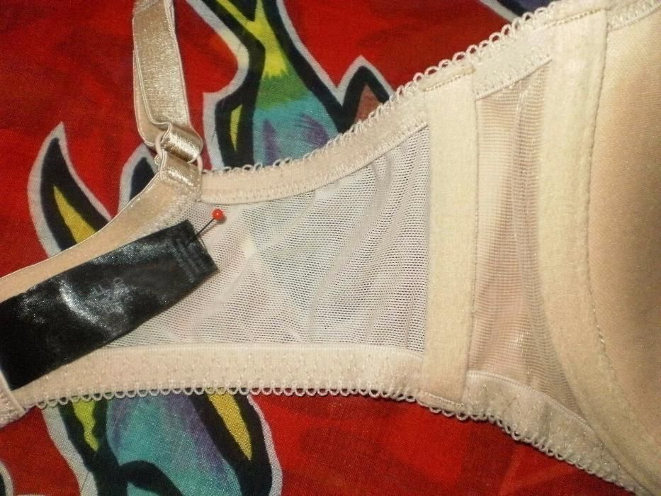 Biustonosz F&F 34/75 DD/E